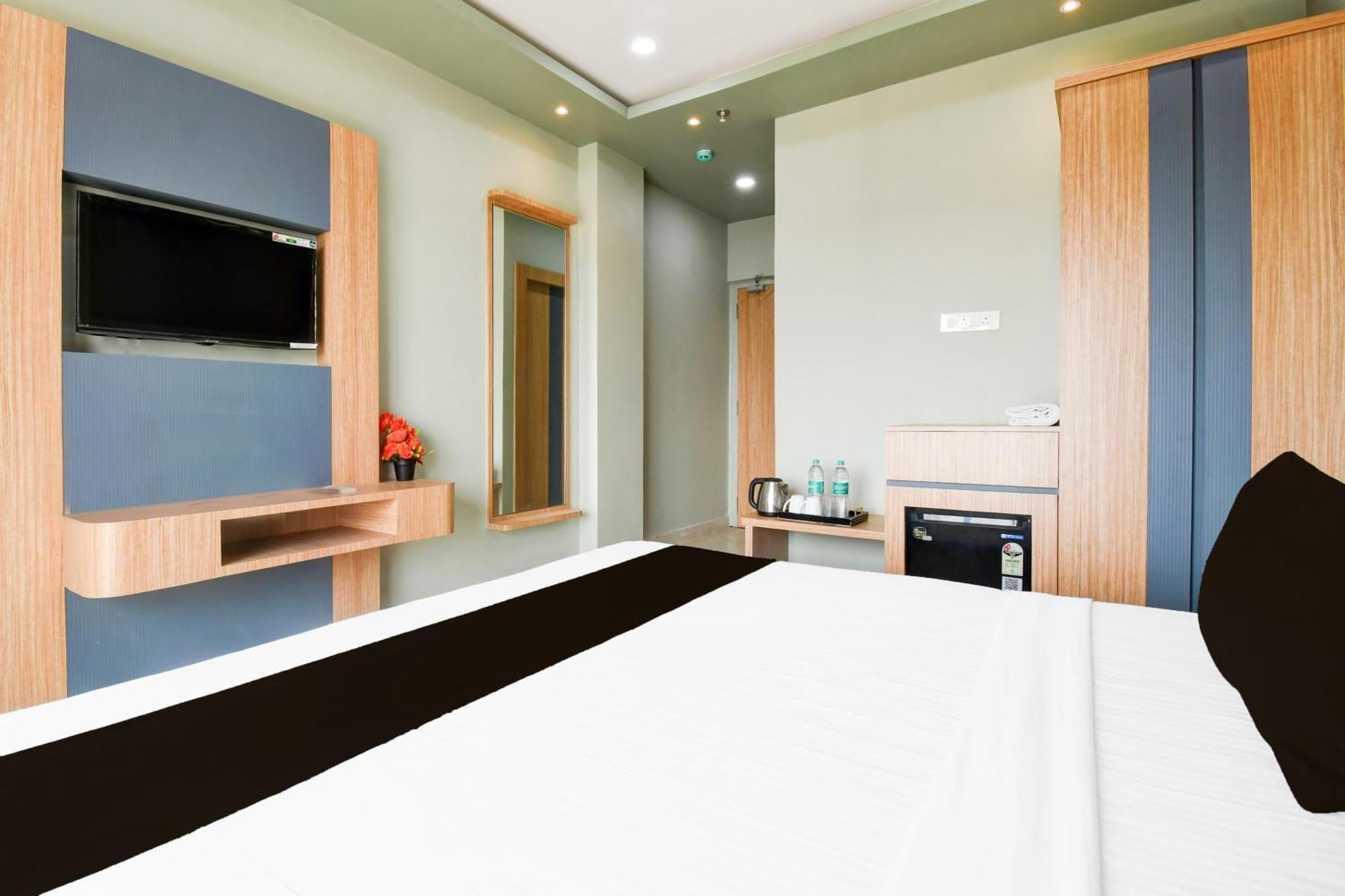 Hotel O Ap Royals 3*