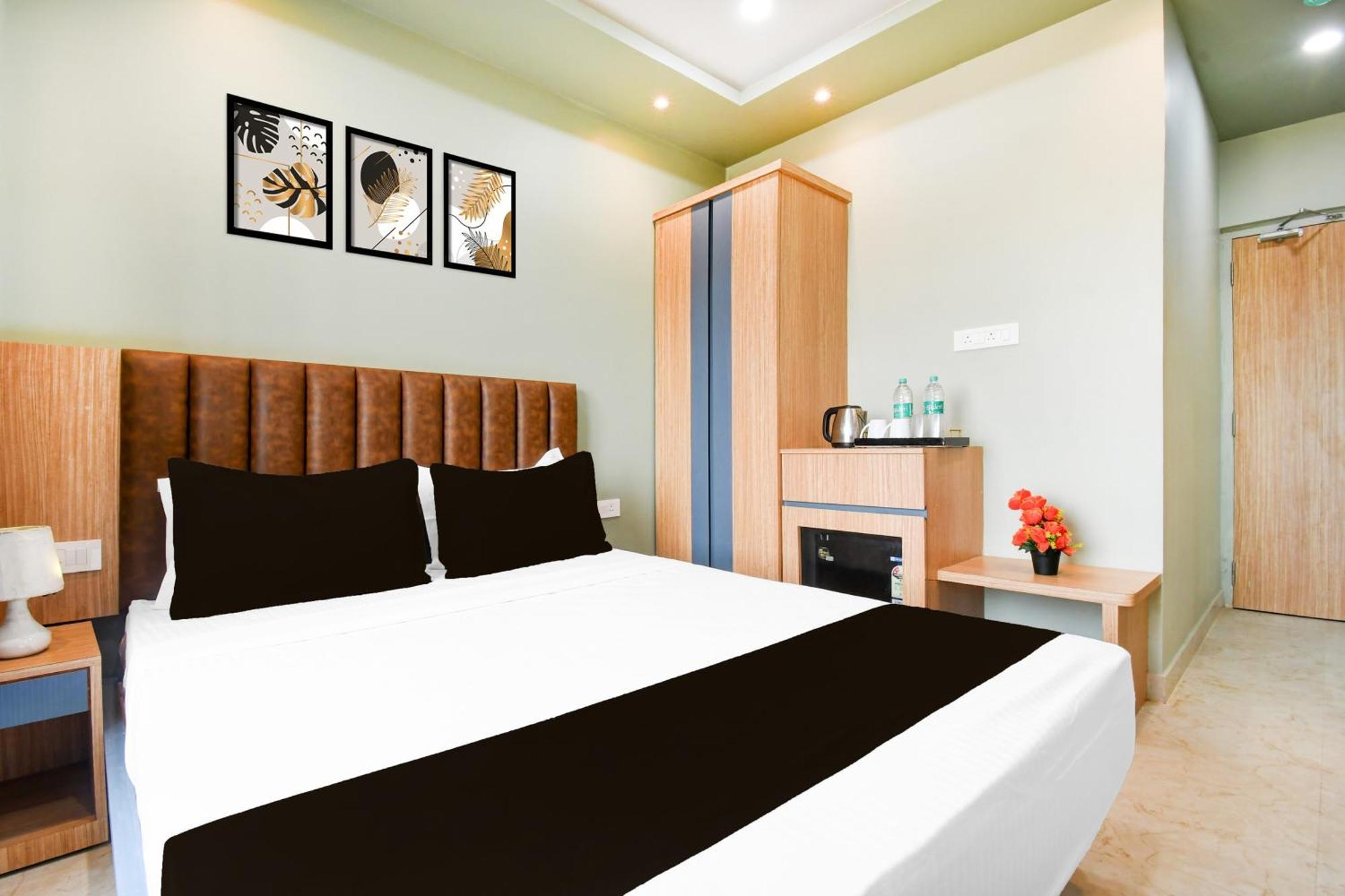 Hotel O Ap Royals 3*